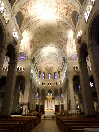 L'intérieur de la basilique